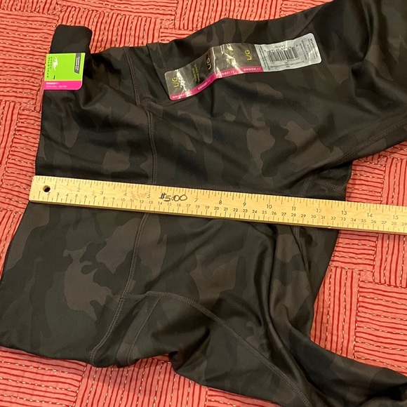 Athletic Works women’s size large NWT camo leggings - Picture 13 of 16